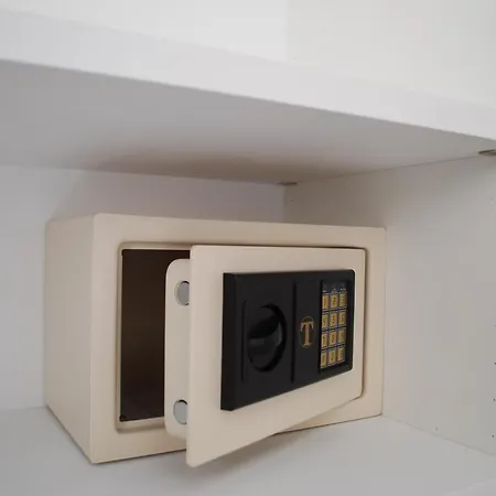 Alojamento de Acomodação e Pequeno-almoço Le Palme 4*